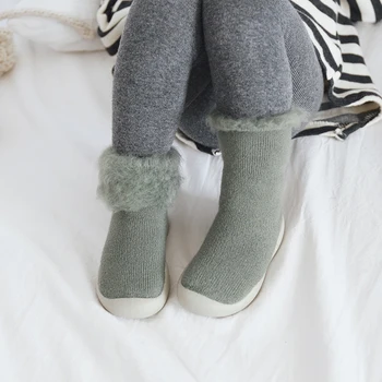 Kūdikis ne slydimo kojines berniukas, mergaitė naujagimiui žiemos aksomo Tirštėti šiltas anti slip kojinių batus su guminiais padais bamblys ilgos kojinės