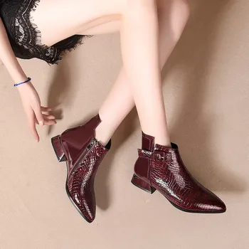 MLJUESE 2021 moterų batai karvės odos, raudonos spalvos, languotas dirželio sagtis žiemos trumpas pliušinis aikštėje aukštakulniai batai