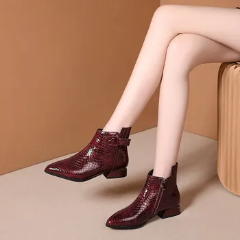 MLJUESE 2021 moterų batai karvės odos, raudonos spalvos, languotas dirželio sagtis žiemos trumpas pliušinis aikštėje aukštakulniai batai