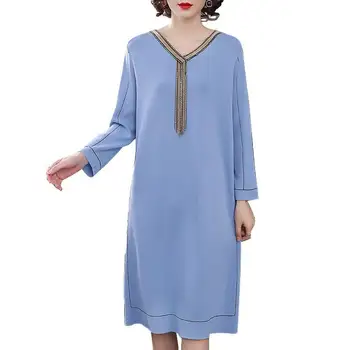 2020 m. pavasarį naują stiliaus vilnonis suknelė moterų grandinės inkrustacijos ilgos rankovės vientisos spalvos mezgimo suknelė