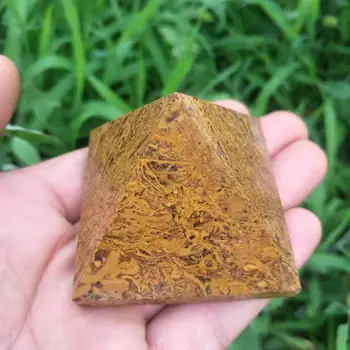 5cm Gamtos aukso šilko jade piramidės gamtos perlas kristalų energijos gijimas