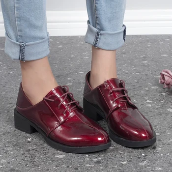 ZHUISE Moterų batai 2020 naujas lakinės odos rudens modeliai laukinių odiniai batai storu kulnu, bordo giliai burnoje mažas odos batai