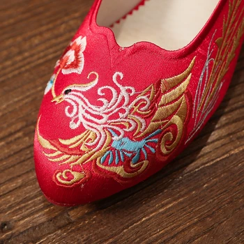 Veowalk Vintage Stiliaus Kinijos Moterims Šilko, Siuvinėta Raudona Vestuvių Batai Aukštos Klasės Elegantiškas Ponios Patogus Vestuvių Butas Batai
