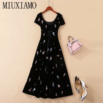 MIUXIMAO 2020 m. Rudenį Suknelė trumpomis Rankovėmis Aksomo siuvinėjimo Vintage Black Atsitiktinis Ilga Suknelė Moterims