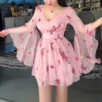 2019 m. Vasarą NAUJAS Rožinės spalvos Mini Suknelė Lieknas Moteris, Giliai V Gėlių Siuvinėjimas Saldus Susiėmę Vasaros Atostogų Suknelės Naktį Šalies Vestidos