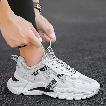 2020 m. Pavasarį nauji sportiniai vyriški bateliai mados tendencija mesh bateliai korėjos versija storio apačioje atsitiktinis batai, bėgimo bateliai vyrai
