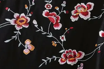 Naujas Moterų mados gėlių siuvinėjimas atsitiktinis mezgimo black T-shirt Vasarą, o kaklo trumpomis rankovėmis chic viršūnes moterų basic marškinėliai T213