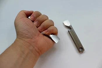 Titano Lydinio EDC Laužtuvas Keychain Butelio Atidarytuvas su Masto, Multi-funkcija Įrankis